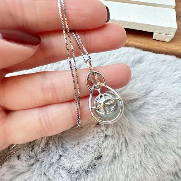 Grey Pearl Pendant on Silver Chain Necklace - Picture 3 of 6